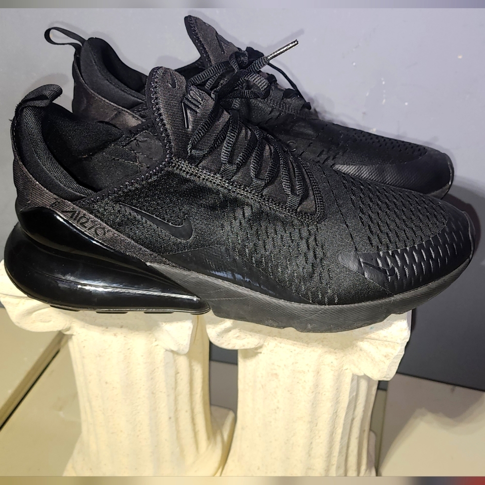 Nike 270 triple black